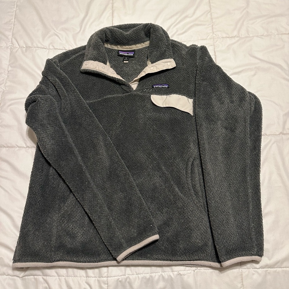 Grey and cream Patagonia Pullover